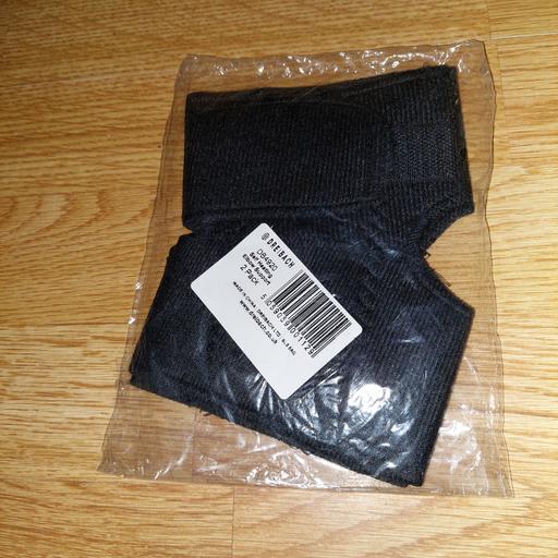 Buy & Sell Ocker Hill Sandwell - Photos for elbow support self heating new x 1 black