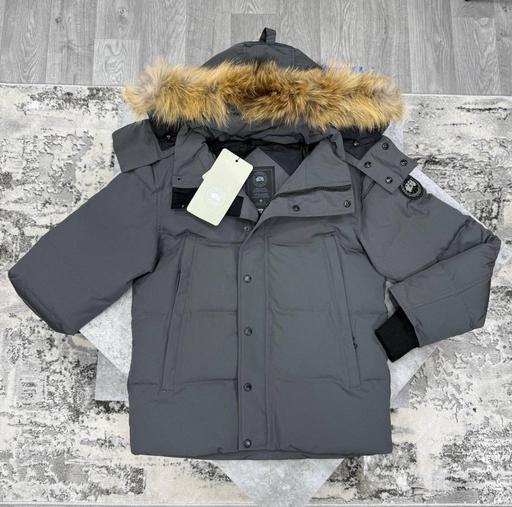 Buy & Sell Redbridge East London - Photos for Canada Goose Wyndham Parka Grey w black badge