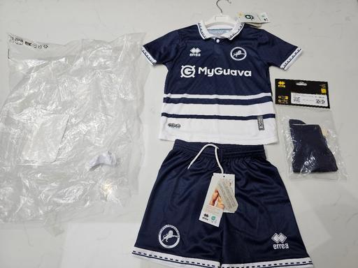 Buy & Sell Rowley Regis Sandwell - Photos for New Millwall FC Mini Kit size 4yrs(26)