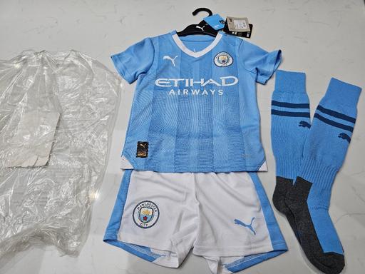 Buy & Sell Rowley Regis Sandwell - Photos for New Manchester United fc Mini Kit 3-4yrs