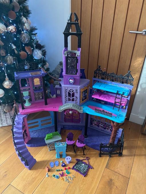Buy & Sell Ruislip Hillingdon - Photos for Monster High House