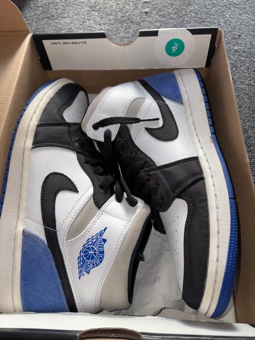 Buy & Sell Roydon Harlow - Photos for Jordan 1 Mid SE Royal Blue