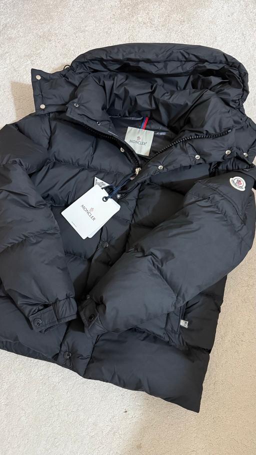 Buy & Sell - Photos for Moncler vezere