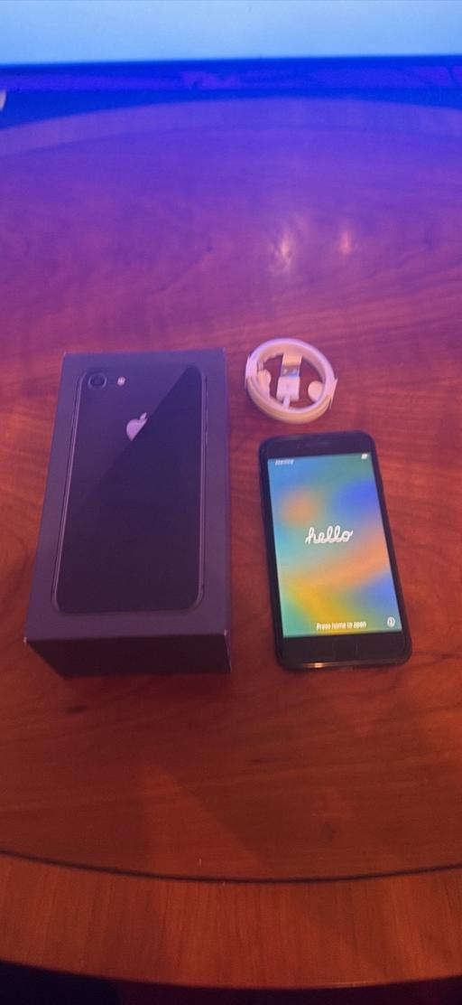 Buy & Sell Camp Hill Birmingham - Photos for Apple I phone 8