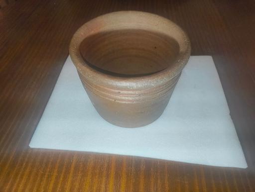 Buy & Sell Paddock Wood Tunbridge Wells - Photos for Great Offer Small Brown Acrylic Flowerpot Exc