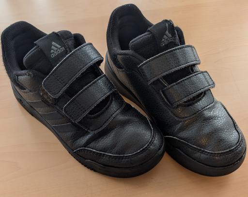 Buy & Sell Wednesfield Wolverhampton - Photos for boys black Adidas trainers 13.5