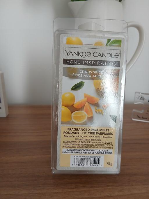 Buy & Sell Radcliffe Bury - Photos for Yankee Wax Melts New