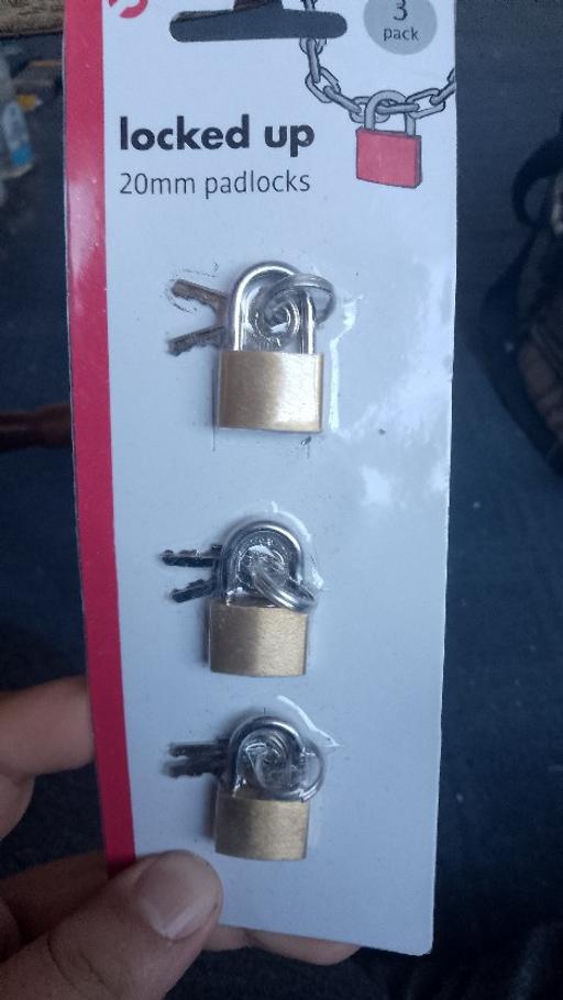 Buy & Sell Falconwood South East London - Photos for 20mm padlocks 3 padlocks, 2 keys per lock