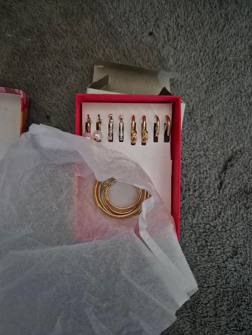 Buy & Sell Crumpsall Manchester - Photos for new Avon 6pk Hoop Earrings