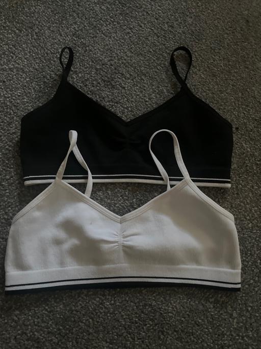 Buy & Sell Cadeby Doncaster - Photos for Black and white age 11-12 crop tops