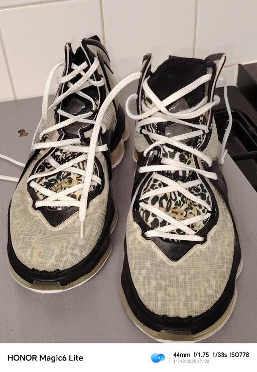 Buy & Sell Cowplain Havant - Photos for Nike Lebron XIX White/Metallic Gold-Black CZ0