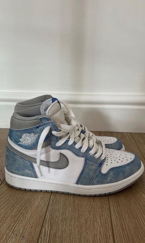 Buy & Sell Brunswick Park North London - Photos for Jordan 1 Hyper Royale