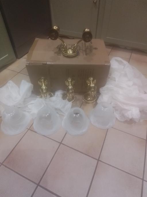 Buy & Sell Streetly Walsall - Photos for WALL LIGHTS AND GLASS SHADES