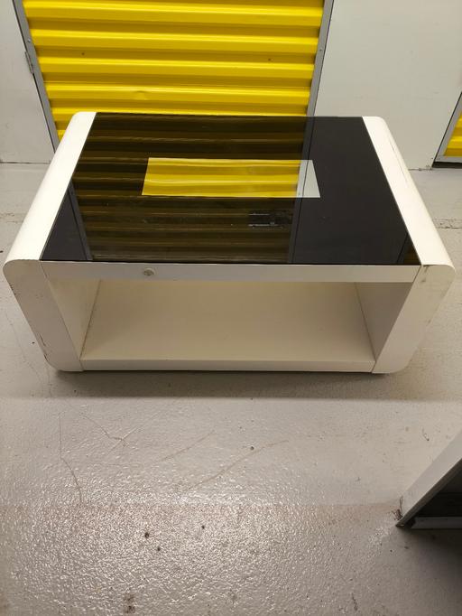 Buy & Sell Fulwood Preston - Photos for Elegant Coffee table