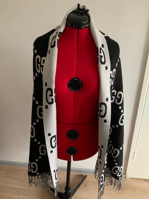 Buy & Sell Lower Clapton East London - Photos for Soft winter Scarves