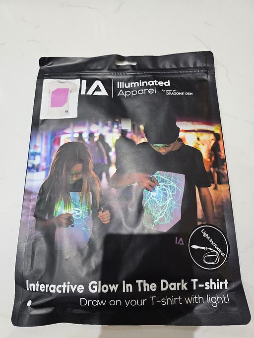 Buy & Sell Rowley Regis Sandwell - Photos for interactive T-shirts size 3-4years glow up