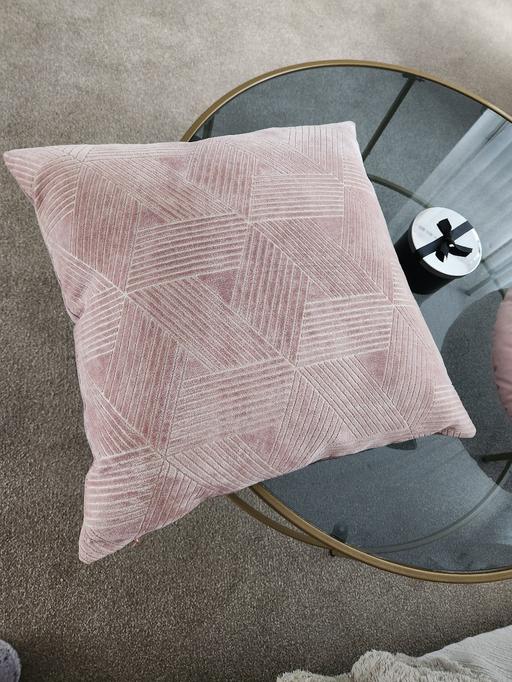 Buy & Sell Dudley Town Centre Dudley - Photos for Square Pink Cushion