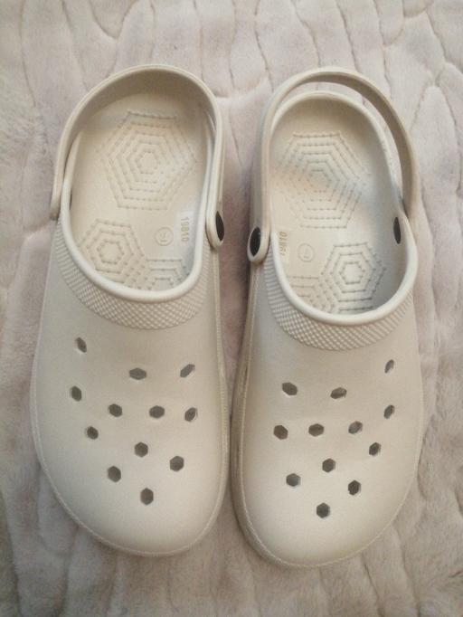 Buy & Sell Heath Town Wolverhampton - Photos for New size 7 beige sandals