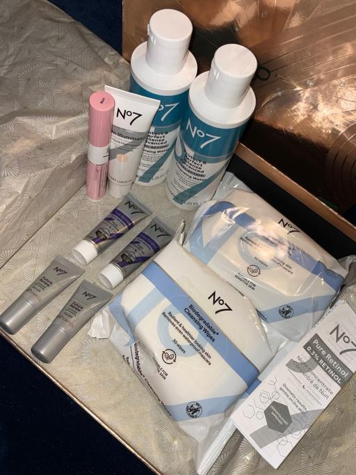 Buy & Sell Holywell Flintshire - Wales - Photos for Women’s N°7 Gift set (Skin Care)
