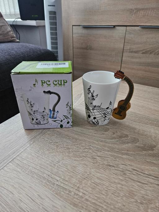 Buy & Sell Newton Doncaster - Photos for Novelty guitar mug..NEW and boxed.