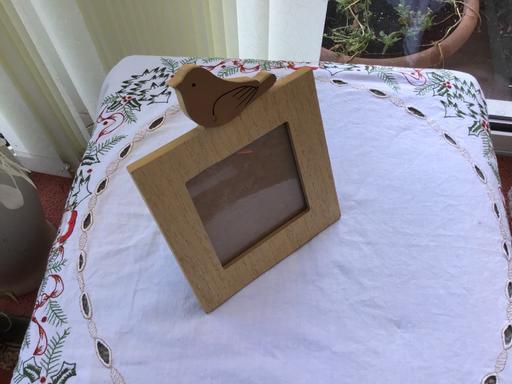 Buy & Sell Essington Wolverhampton - Photos for Small wooden picture frame with bird