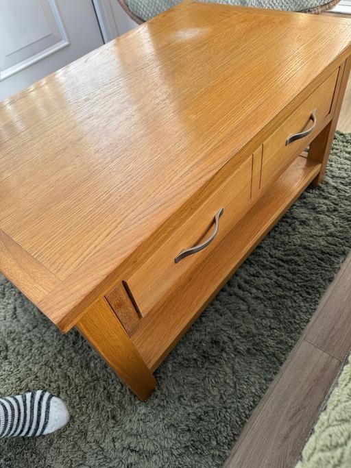 Buy & Sell Chesterfield Chesterfield - Photos for Solid wooden table