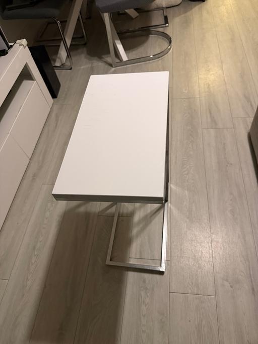 Buy & Sell Harold Park East London - Photos for Narrow side table
