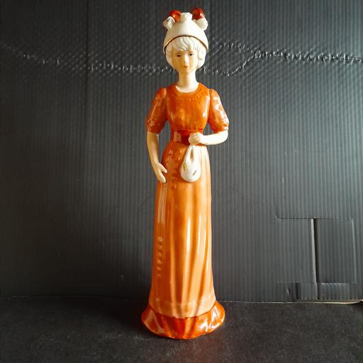 Buy & Sell Preston South Ribble - Photos for PORCELAIN FIGURINE