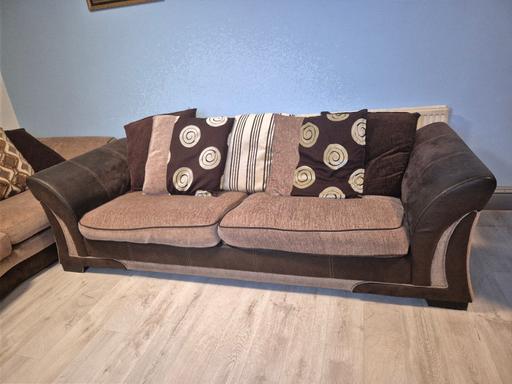 Buy & Sell Barking Barking and Dagenham - Photos for 3 seater sofas and a round sofa