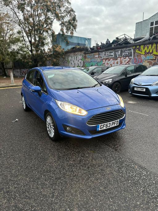 Vehicles Bromley by Bow East London - Photos for Ford Fiesta 