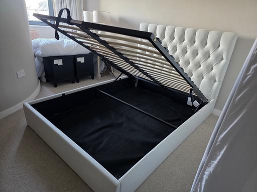 Buy & Sell Buckhurst Hill Epping Forest - Photos for (can deliver) Dusk Ottoman King size bed