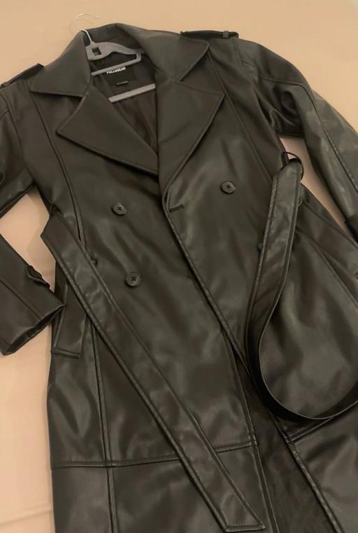 Buy & Sell Goodmayes East London - Photos for Pull and bear black trench