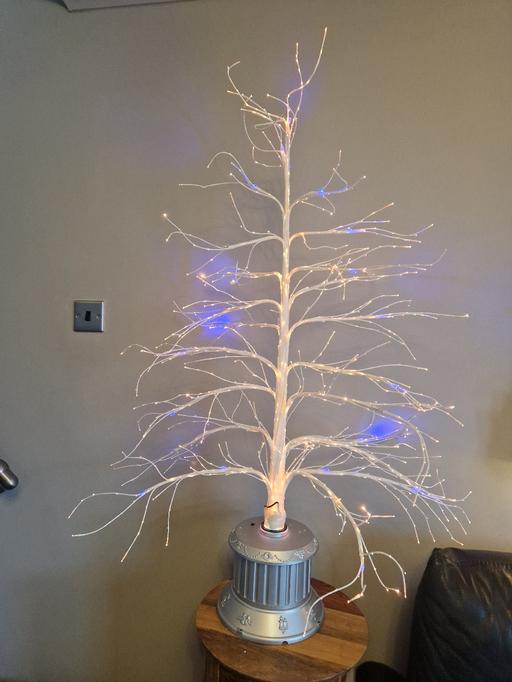 Buy & Sell Scholes Rotherham - Photos for 4ft fibre optic white tree