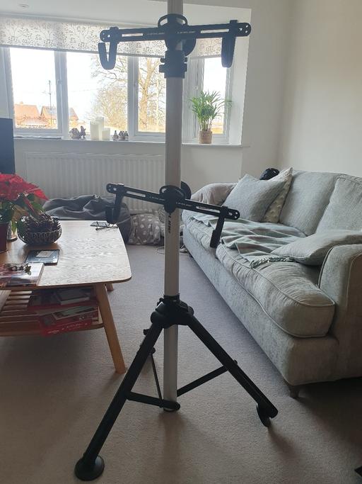 Buy & Sell Cross Lanes Wrexham - Wales - Photos for Bicycle storage tripod.