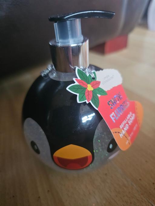 Buy & Sell Liverpool Knowsley - Photos for Snow Flurries Hand Soap