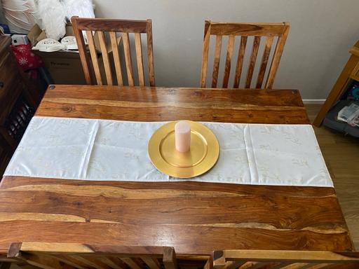 Buy & Sell Everton Liverpool - Photos for Wooden table & chairs