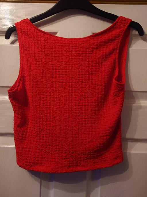 Buy & Sell Woodthorpe Charnwood - Photos for Women's red crop top size 14-16
