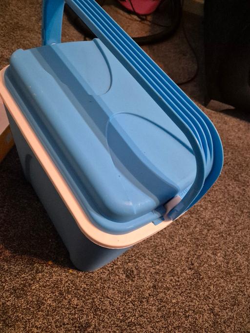 Buy & Sell Birmingham Birmingham - Photos for Blue and White Cooler Box