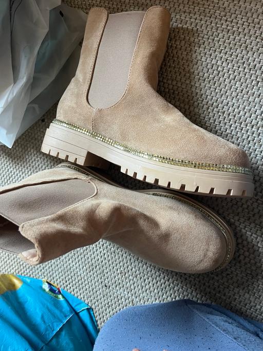 Buy & Sell Wednesfield Wolverhampton - Photos for Size 7 chunky new quiz boots