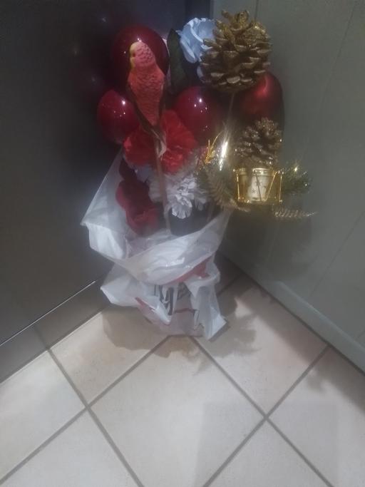 Buy & Sell Aldridge Walsall - Photos for BUNCH OF XMAS FLOWERS