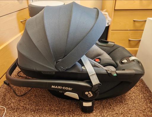 Buy & Sell Selhurst South East London - Photos for Maxi Cosi pebble 360 gray with newborn insert