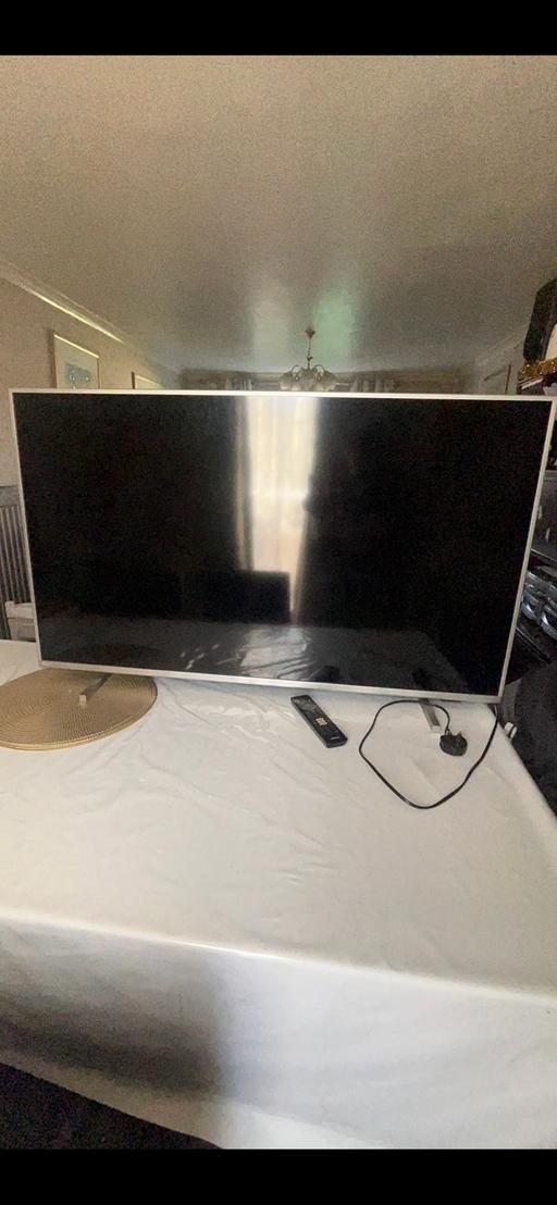 Buy & Sell Shepperton Spelthorne - Photos for Philips 50 inch smart 4k ultra hd led tv