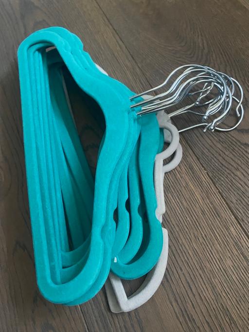 Buy & Sell Shortlands Bromley - Photos for Hangers 16 items