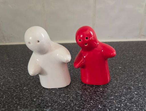 Buy & Sell Garlinge Thanet - Photos for HUGGING SALT & PEPPER POTS