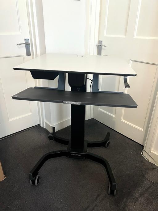 Buy & Sell Ravenscourt Park Station Hammersmith and Fulham - Photos for Ergotron Adjustable Sit Standing Desk