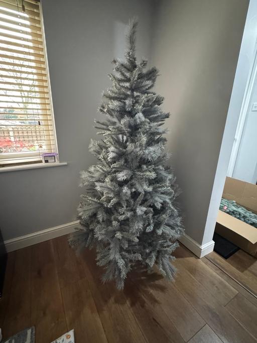 Buy & Sell Whiston Rotherham - Photos for Wilko 6ft spruce artificial Christmas tree