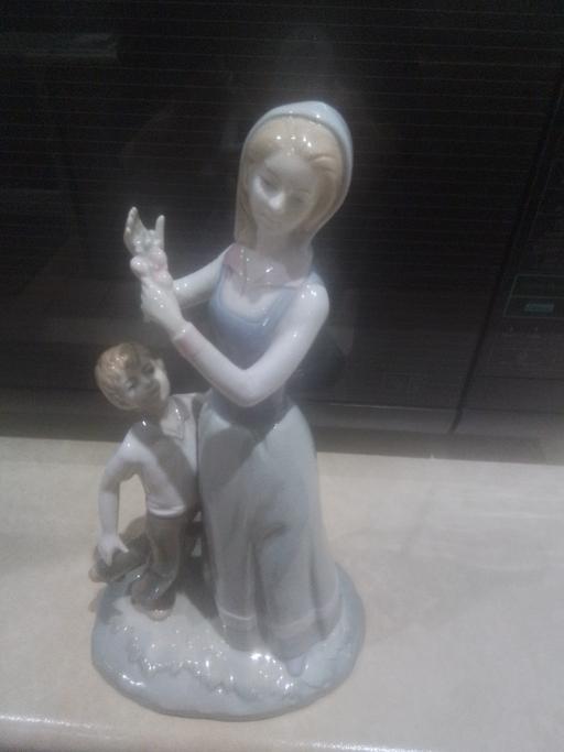 Buy & Sell Aldridge Walsall - Photos for LADY WITH BOY FIGURE