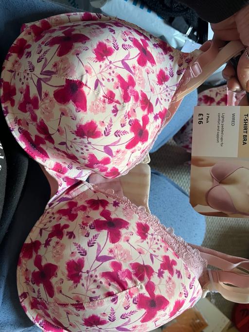 Buy & Sell Wednesfield Wolverhampton - Photos for New tshirt bra set 34b