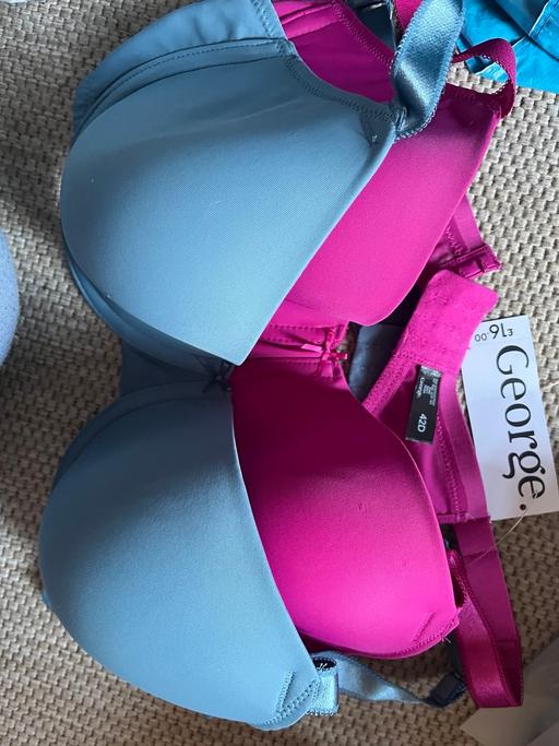 Buy & Sell Wednesfield Wolverhampton - Photos for Two new 42 d bras