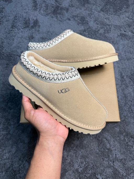 Buy & Sell Burnt Oak North West London - Photos for Cream Uggs Size 6